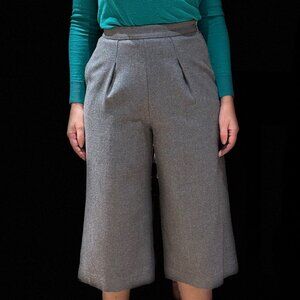 GallardaGalante DRESSY GREY CULOTTE PANTS/SKIRT High Waist, MID-CALF LENGTH   XS